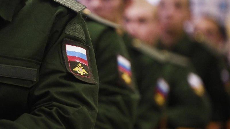 Единовременную денежную выплату добровольцам, заключившим контракт с первого сентября, увеличили до 300 тыс. рублей.